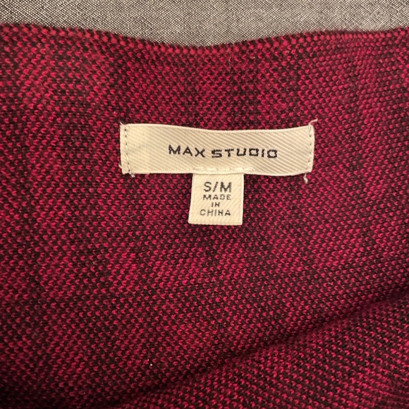 Burgundy stretchy skirt S/M - Picture 3 of 4